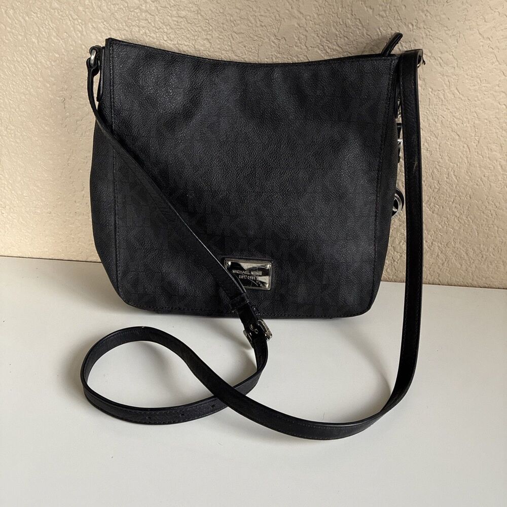 MICHAEL KORS Signature Large Jet Set Travel Messenger Crossbody Folio Bag